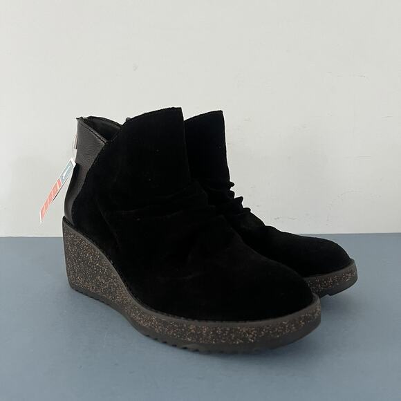 NWT Aetrex Kara Black Ankle Wedge Suede Weatherproof Boots - Picture 1 of 10